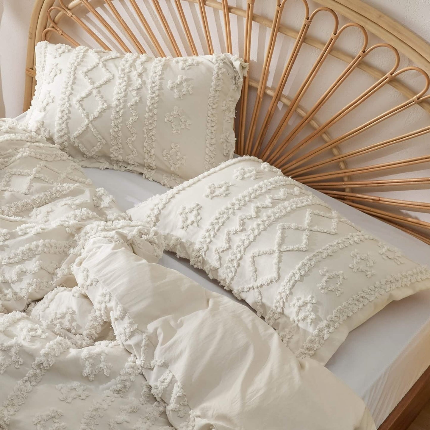 ELARION - BOHO DELUXE TUFTED DECORATIVE COMFORTER SET